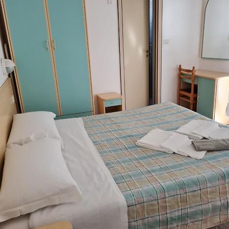 Hotel Marconi Miramare Rimini Eksteriør billede