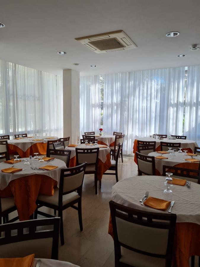 Hotel Marconi Miramare Rimini Eksteriør billede
