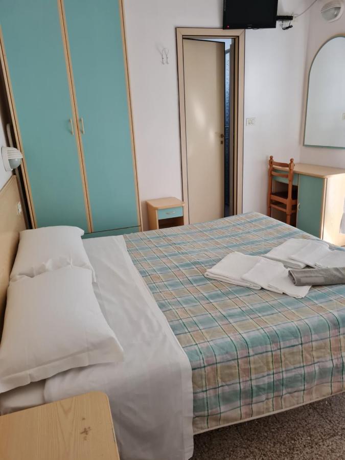 Hotel Marconi Miramare Rimini Eksteriør billede