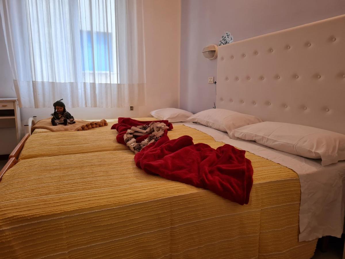 Hotel Marconi Miramare Rimini Eksteriør billede