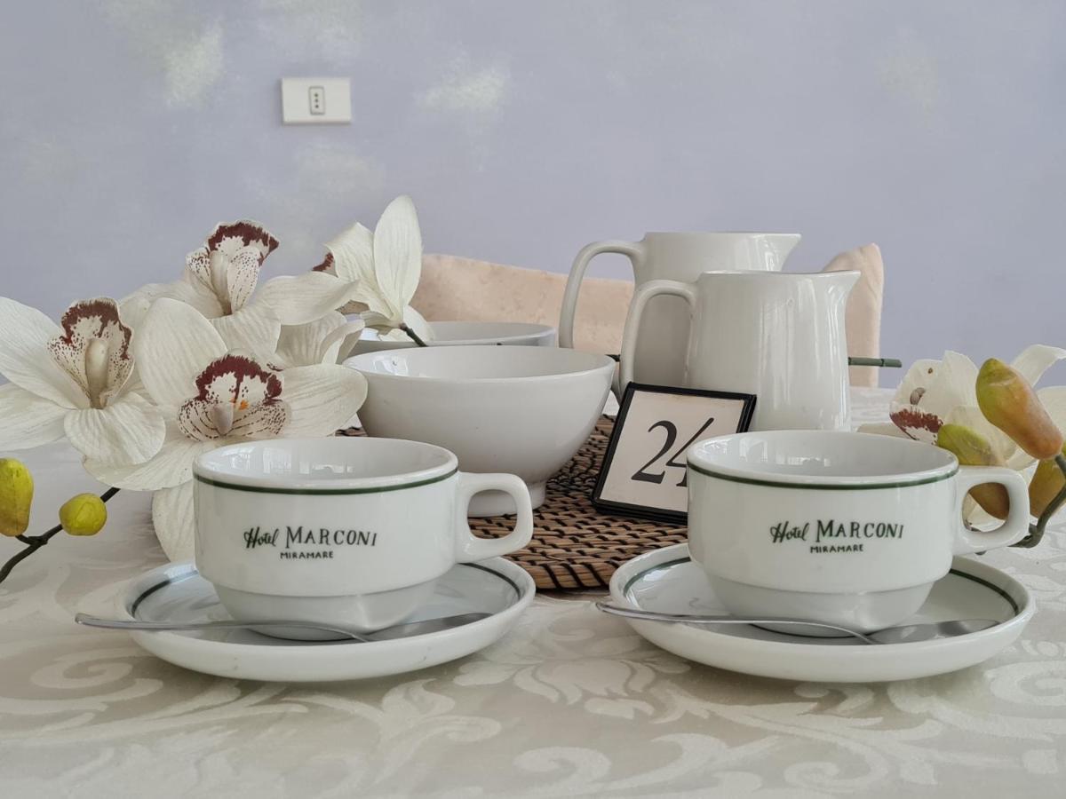 Hotel Marconi Miramare Rimini Eksteriør billede