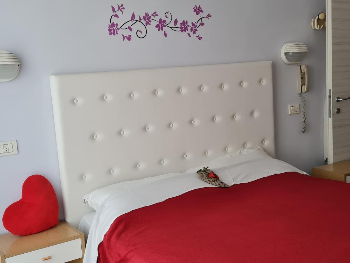 Hotel Marconi Miramare Rimini Eksteriør billede