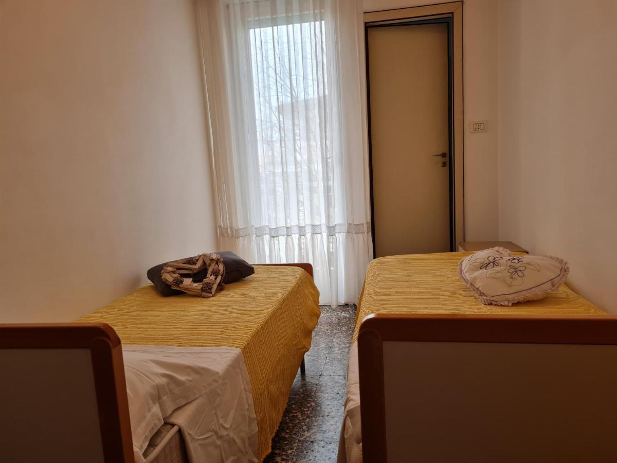 Hotel Marconi Miramare Rimini Eksteriør billede