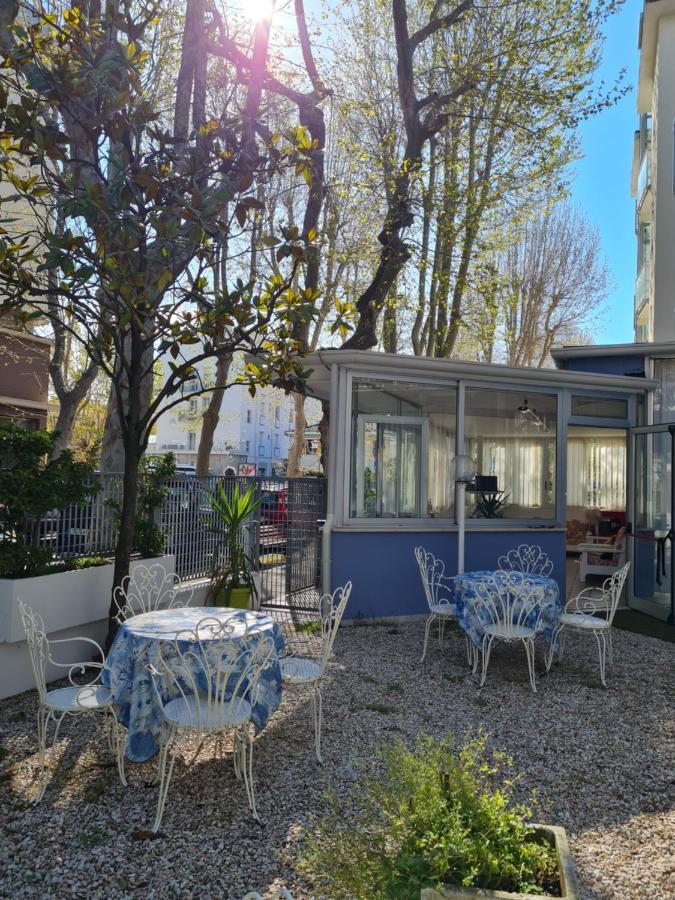 Hotel Marconi Miramare Rimini Eksteriør billede