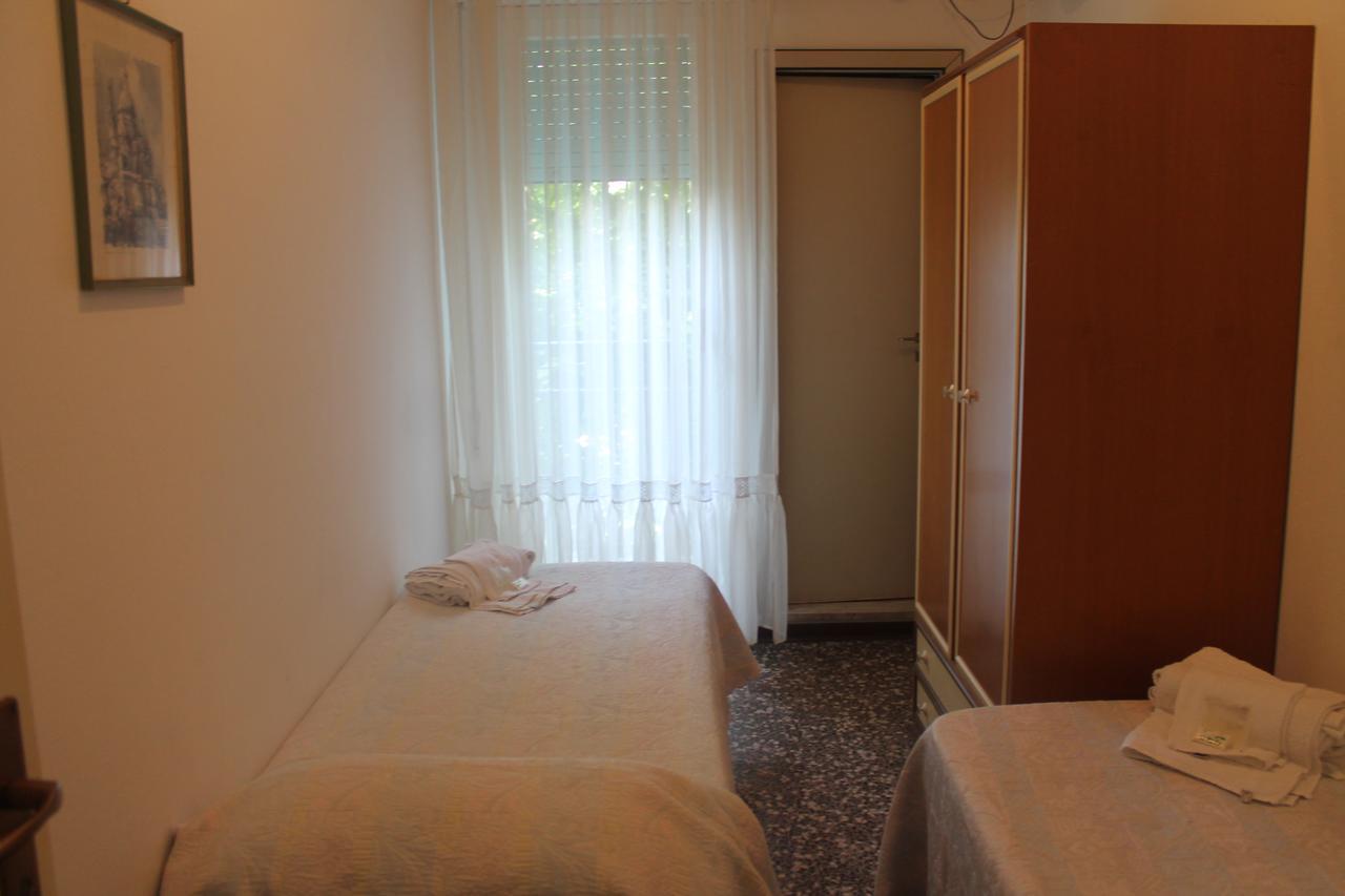 Hotel Marconi Miramare Rimini Eksteriør billede