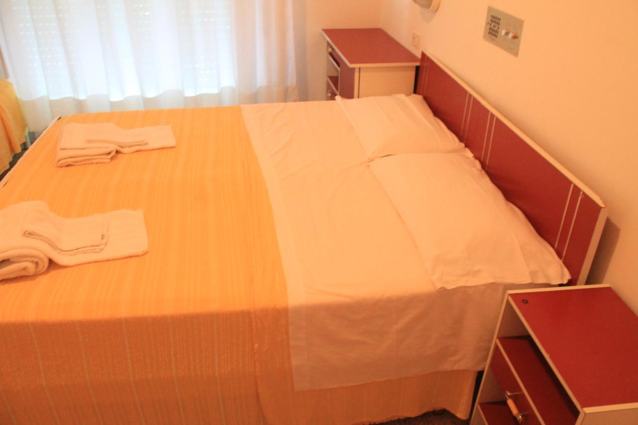 Hotel Marconi Miramare Rimini Eksteriør billede